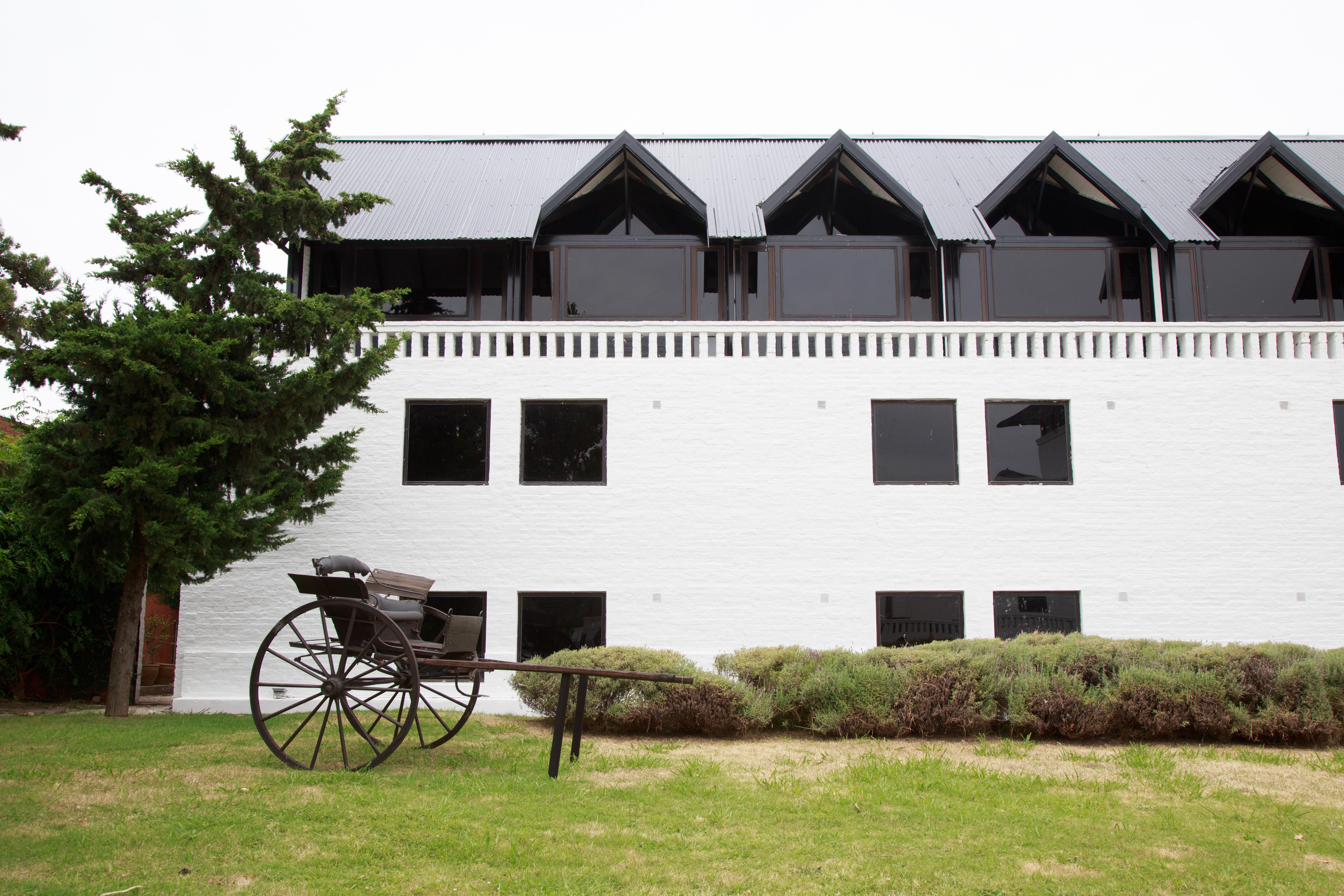 Spa Hotel La Reserve Colonia del Sacramento Luaran gambar The stable at the National Stud