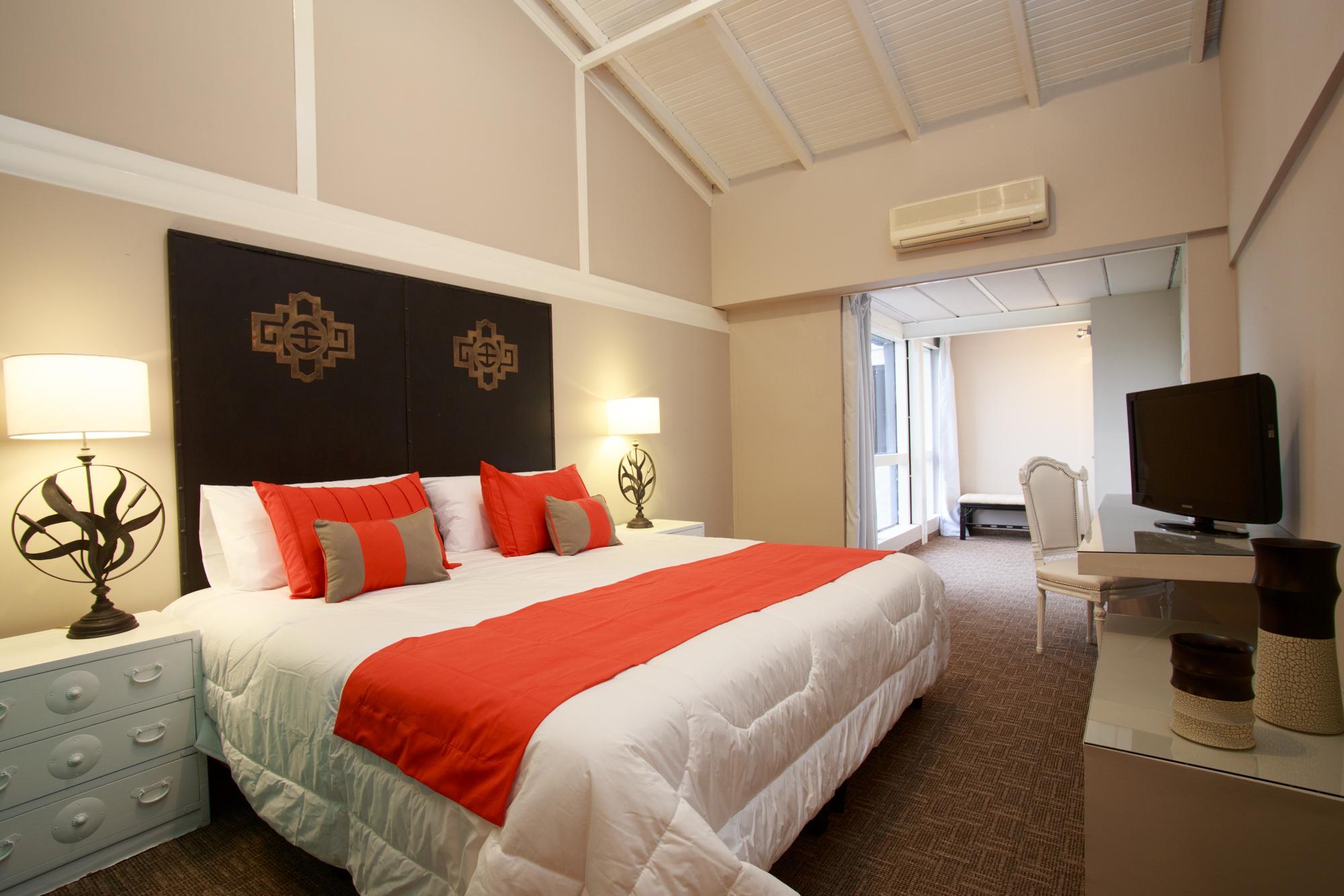 Spa Hotel La Reserve Colonia del Sacramento Luaran gambar A bedroom at the Cape Heritage