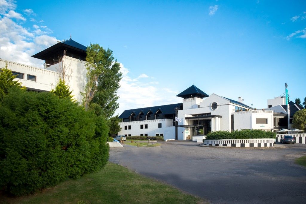 Spa Hotel La Reserve Colonia del Sacramento Luaran gambar The main building of the university
